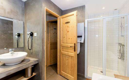 Unique opportunity to acquire a beautifully renovated 17th century, 4 bedro