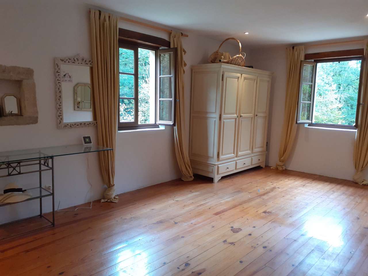 Beautifully renovated and full of character and charm, this beautiful 3 bed