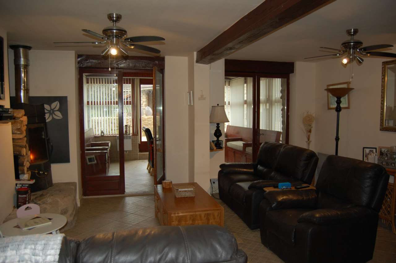 Located in a quiet setting in a small hamlet close to the village of Saint