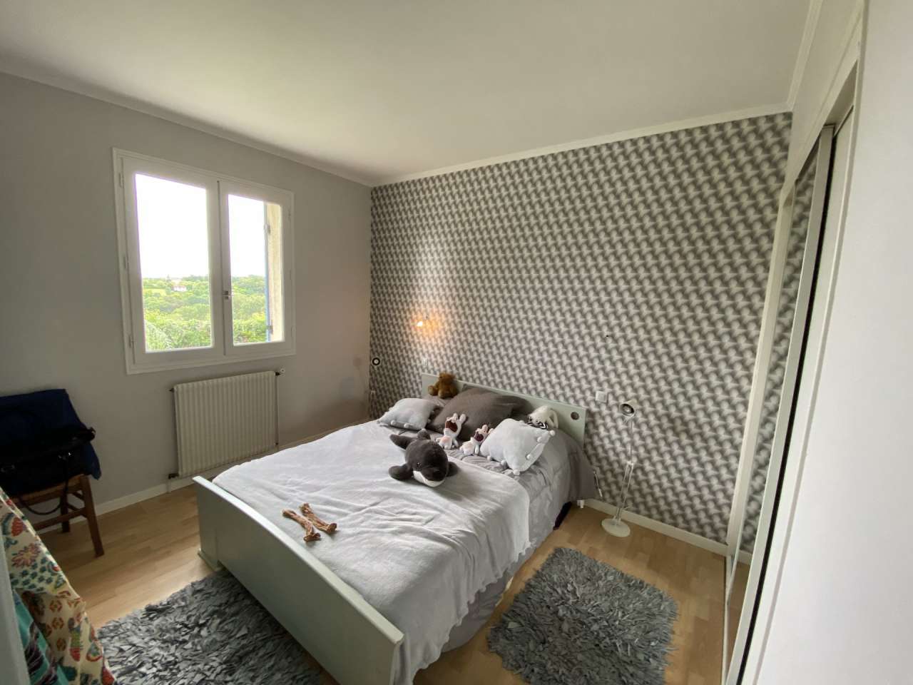 Full of character and charm and ideally situated in a quiet hamlet close to