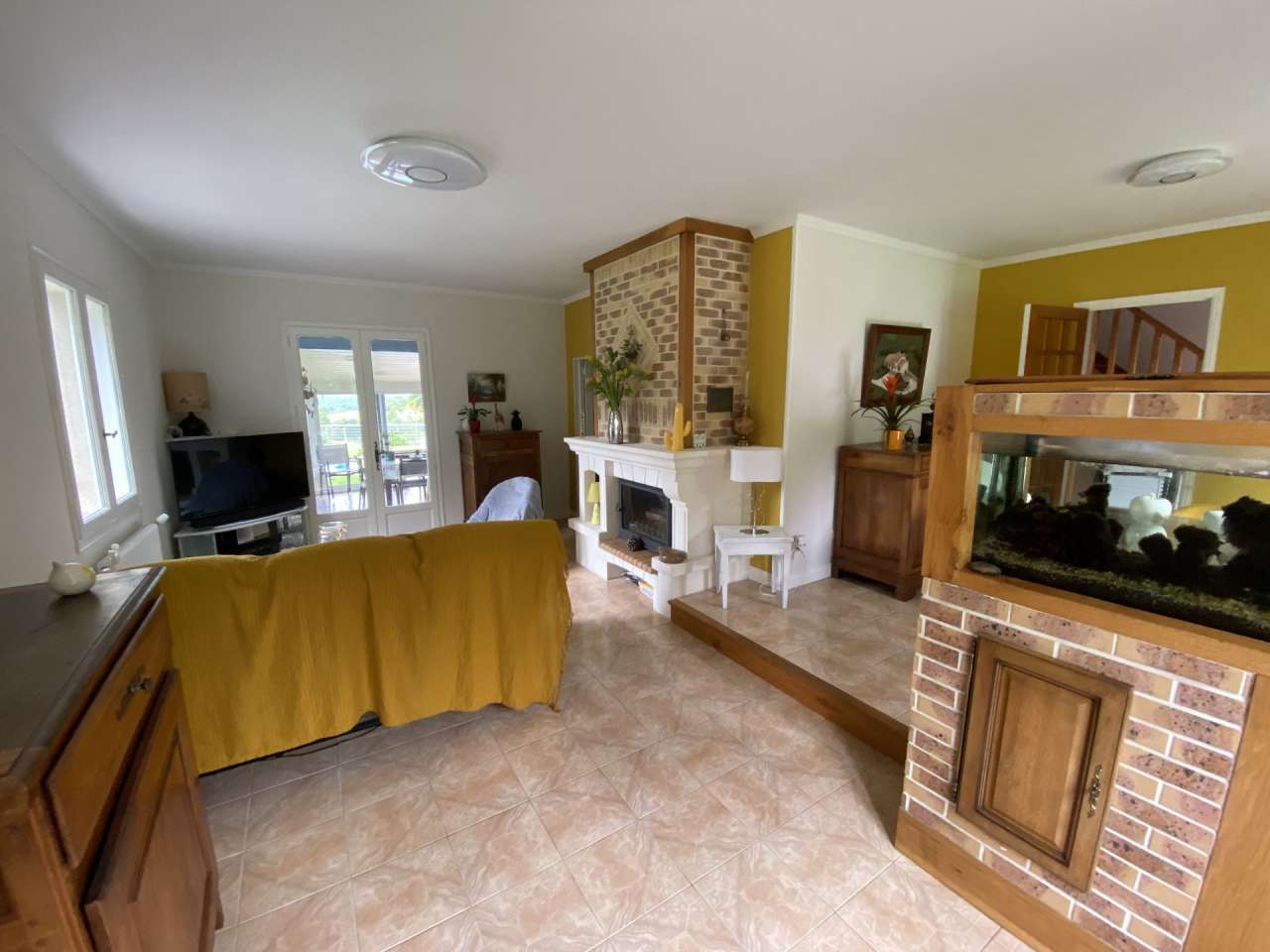 Full of character and charm and ideally situated in a quiet hamlet close to