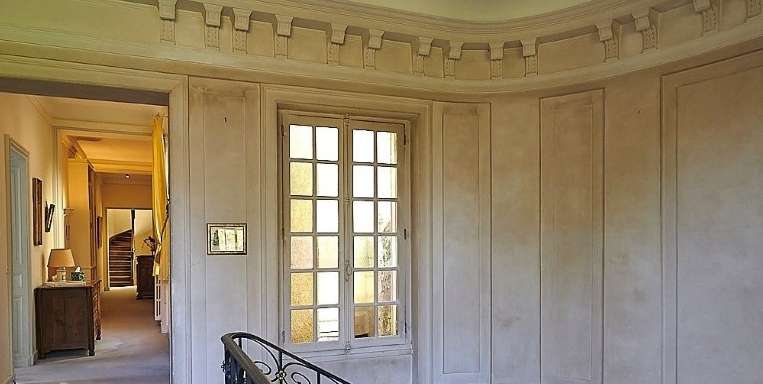 Beautifully renovated 3 storey, 8 bedroom, 18th Century Manor House with se