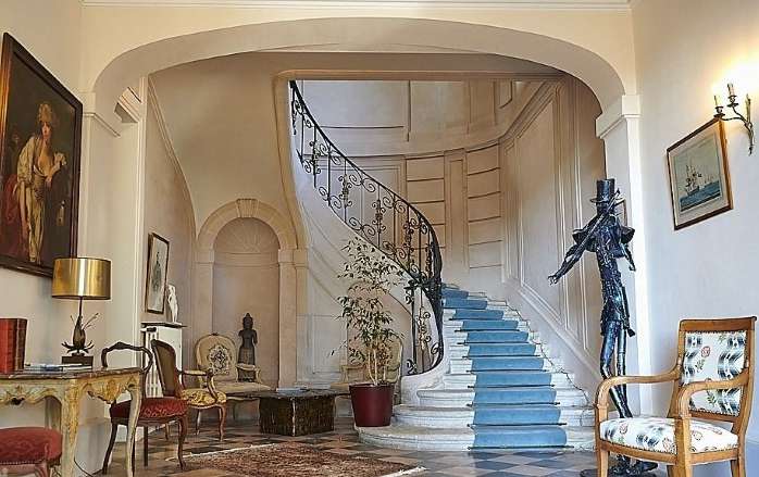 Beautifully renovated 3 storey, 8 bedroom, 18th Century Manor House with se