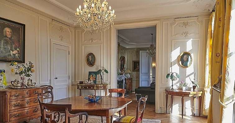 Beautifully renovated 3 storey, 8 bedroom, 18th Century Manor House with se