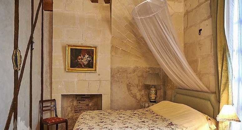 Beautifully renovated 3 storey, 8 bedroom, 18th Century Manor House with se