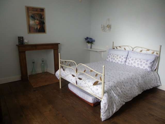 Excellent opportunity to purchase a 7 bedroom home with an attached fully o