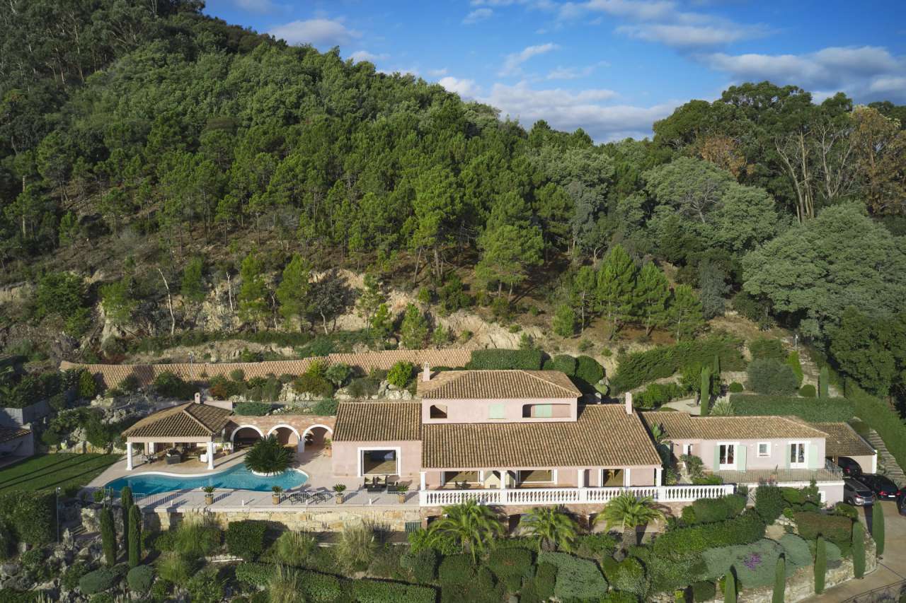 With simply stunning sea views and situated in an elevated setting on the t