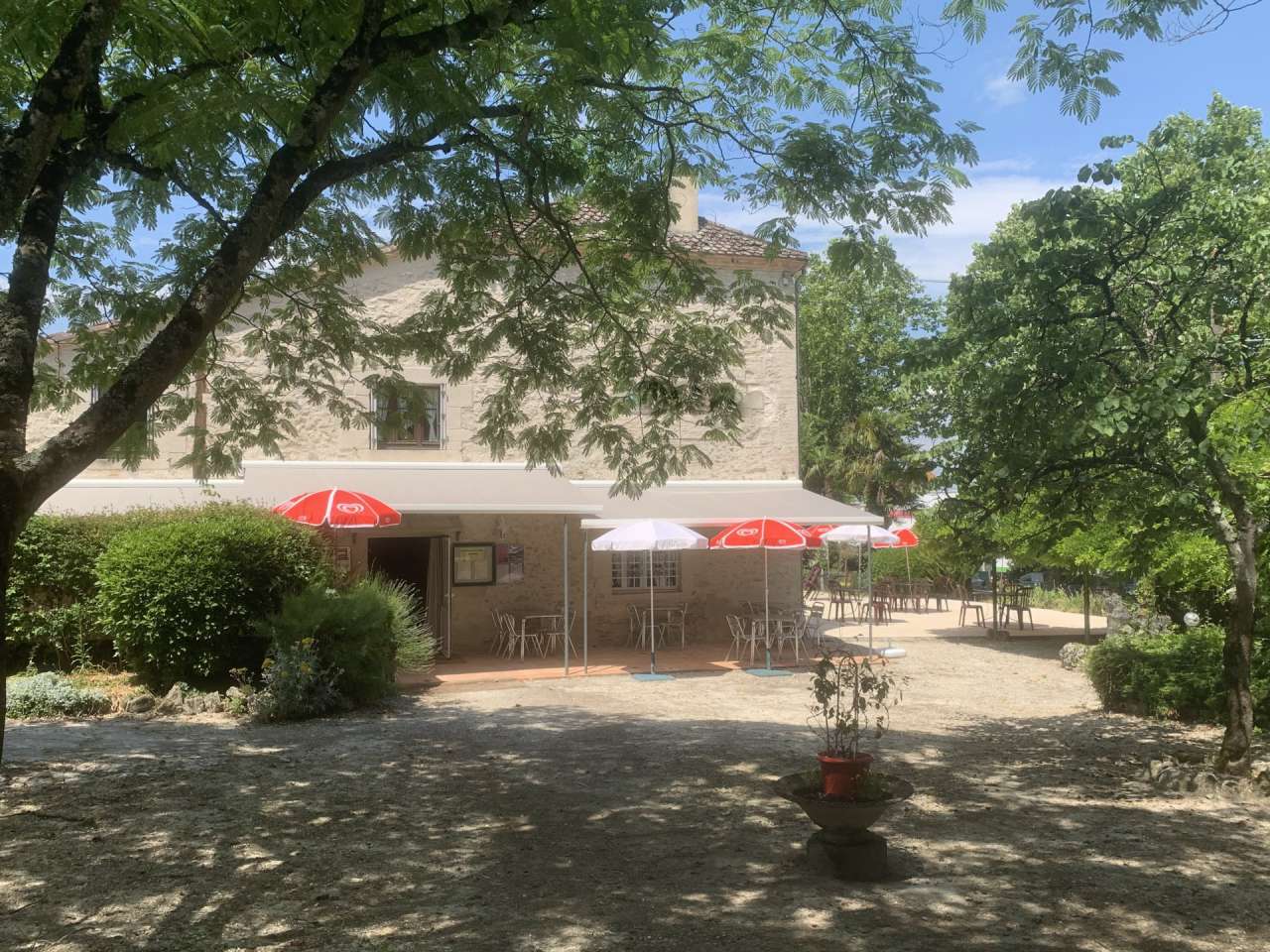 An excellent income generating and lifestyle opportunity with this property