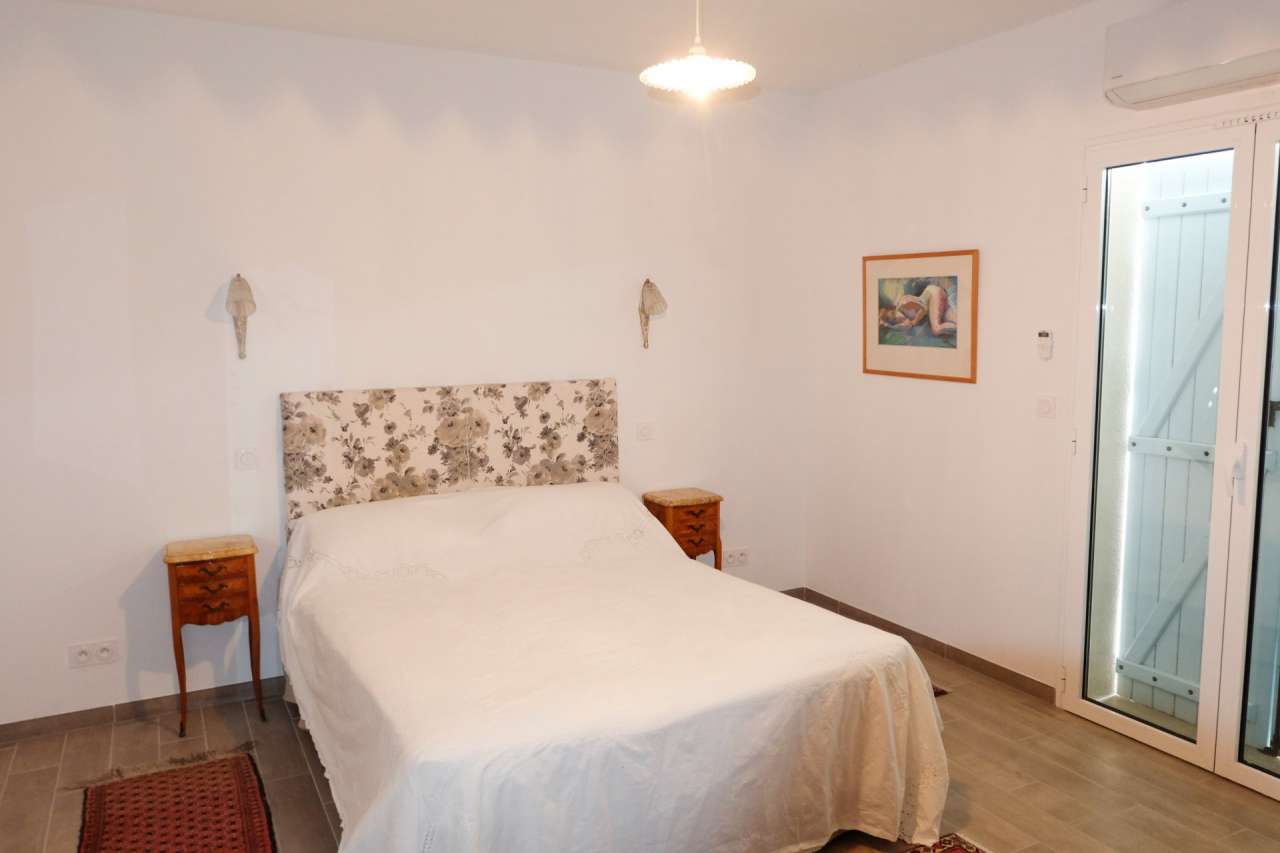 Immaculate, modern 4 bedroom house with one bedroom studio and gite, nestli