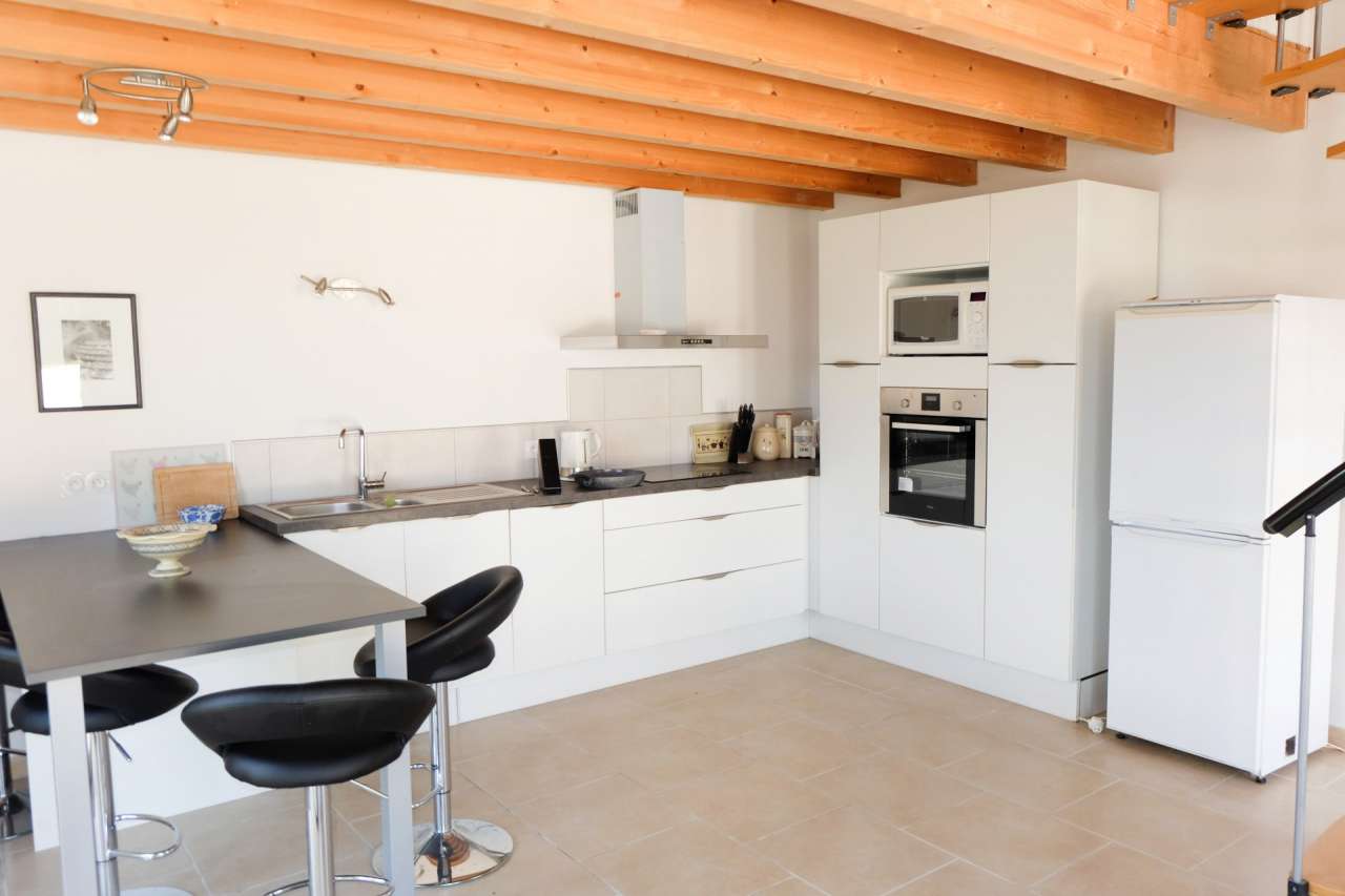 Immaculate, modern 4 bedroom house with one bedroom studio and gite, nestli