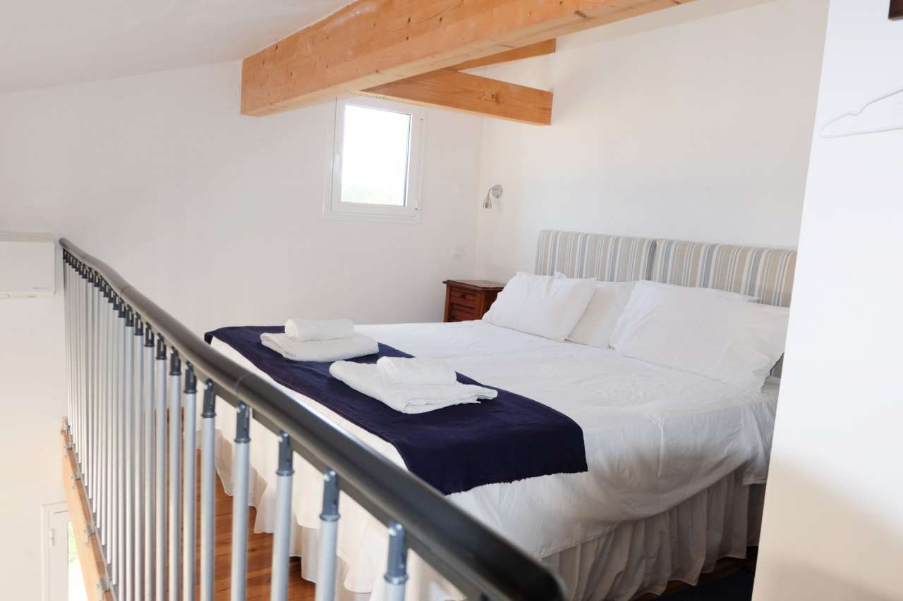 Immaculate, modern 4 bedroom house with one bedroom studio and gite, nestli