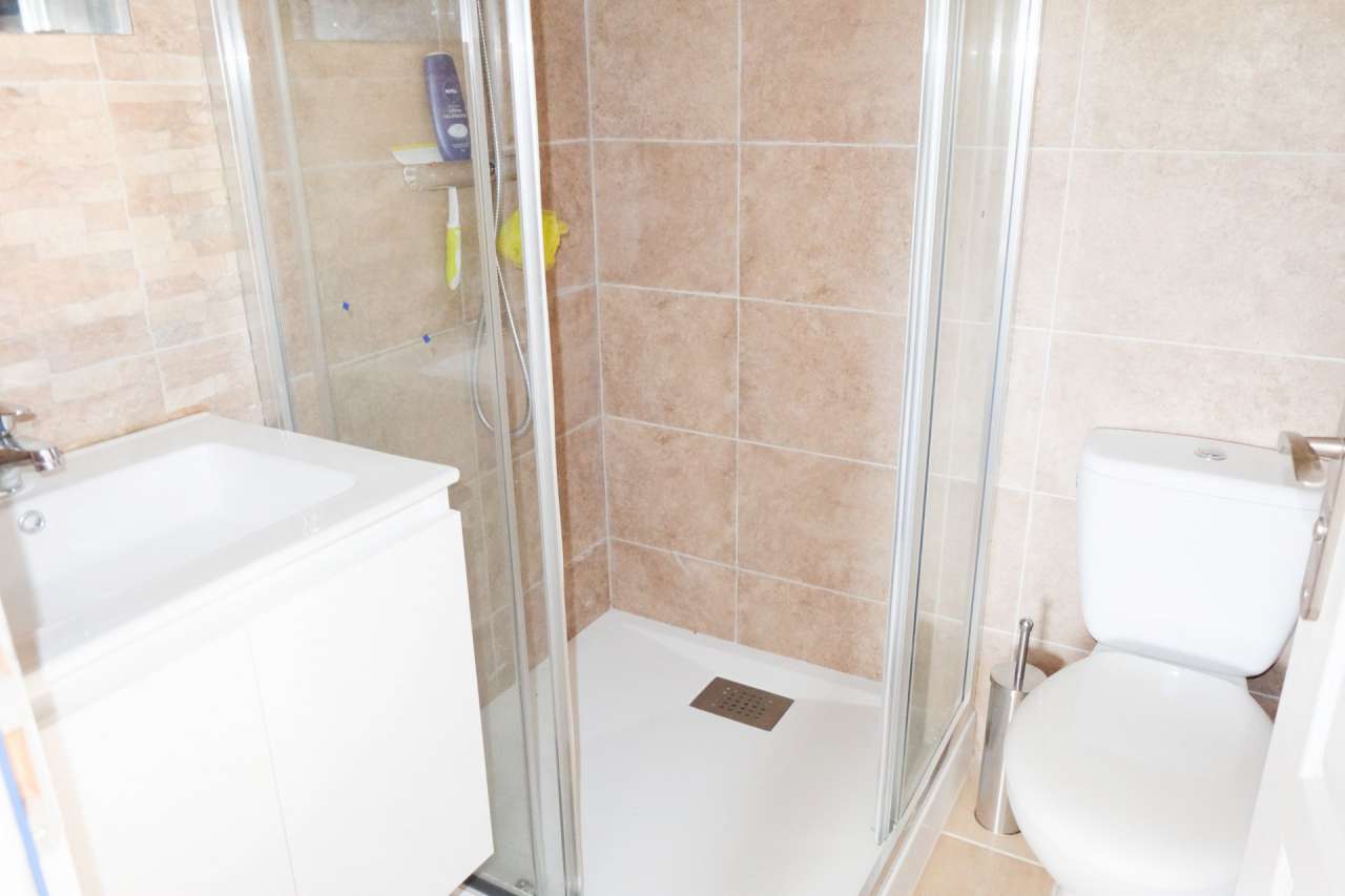 Immaculate, modern 4 bedroom house with one bedroom studio and gite, nestli