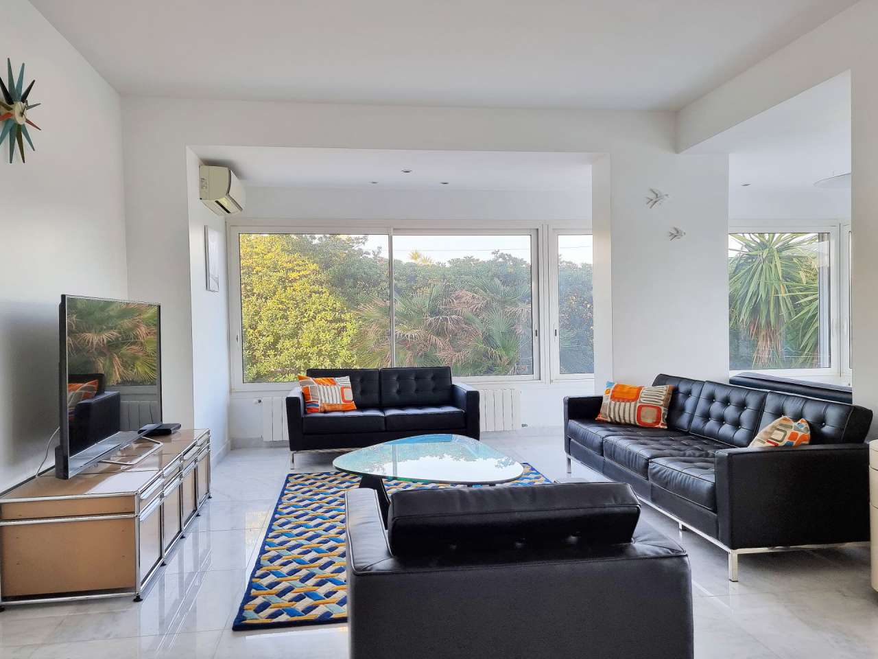 Totally and beautifully refurbished in 2011, this superb bright and spaciou