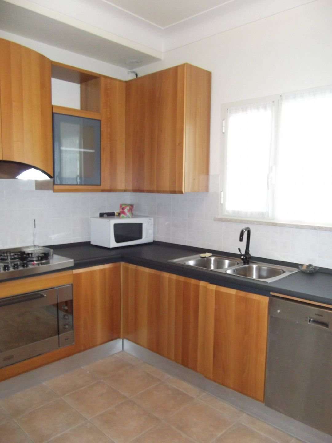 Totally and beautifully refurbished in 2011, this superb bright and spaciou