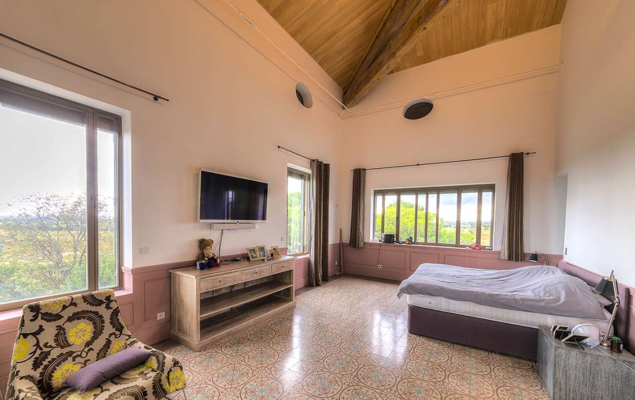 Versatile and imposing estate just a short distance from Perpignan, Canet a