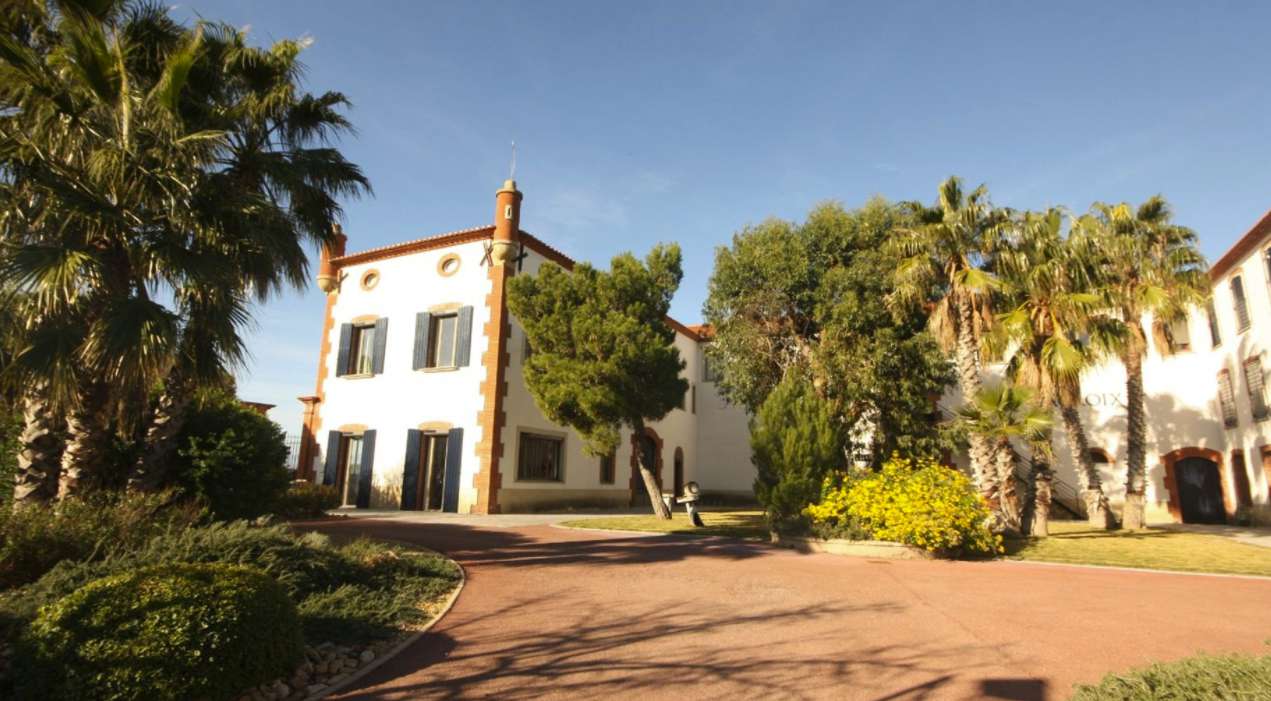 Versatile and imposing estate just a short distance from Perpignan, Canet a