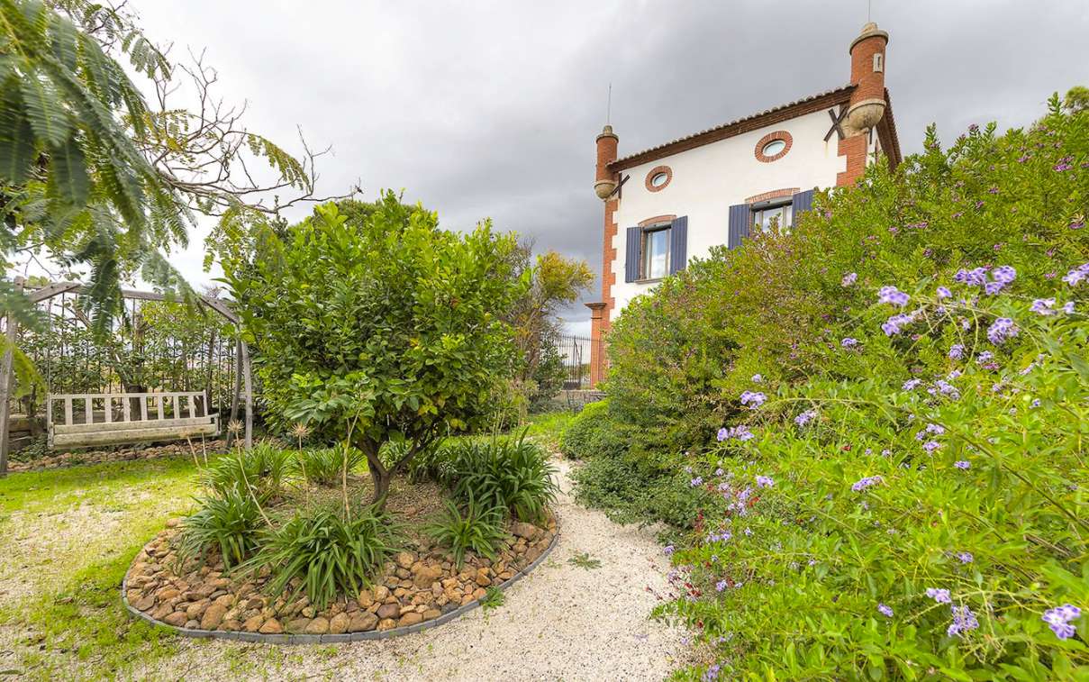 Versatile and imposing estate just a short distance from Perpignan, Canet a
