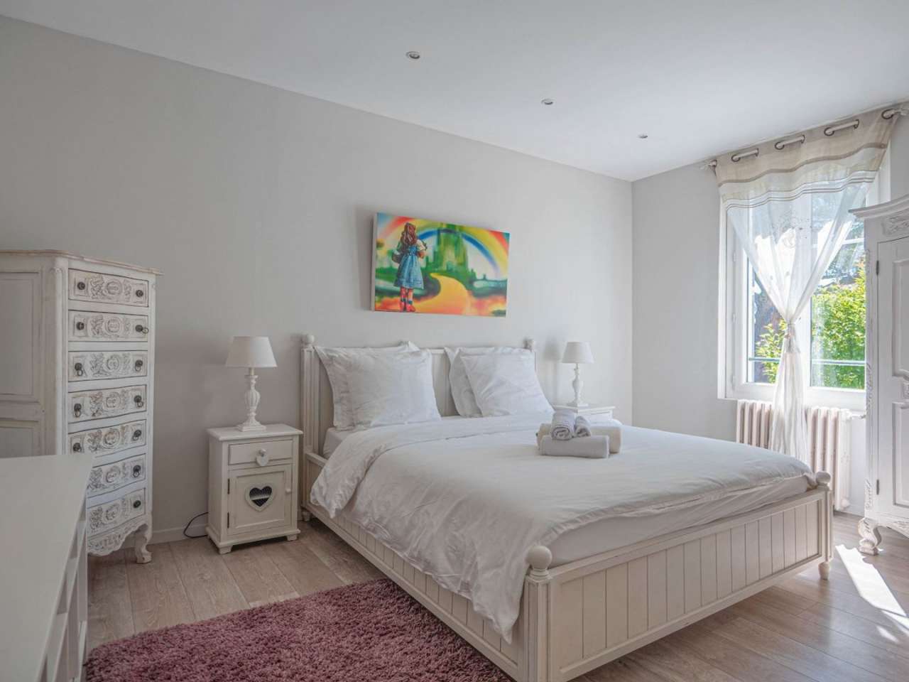 With stunning sea views, this superb and charming 4 bedroom villa is ideall