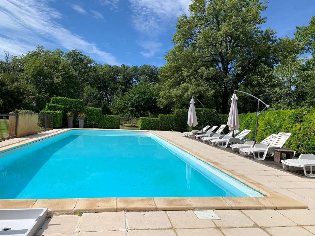 Charming 8 bedroom gite complex, with a total spacious living area of 500m2