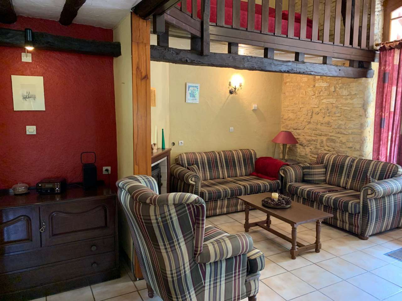 Charming 8 bedroom gite complex, with a total spacious living area of 500m2