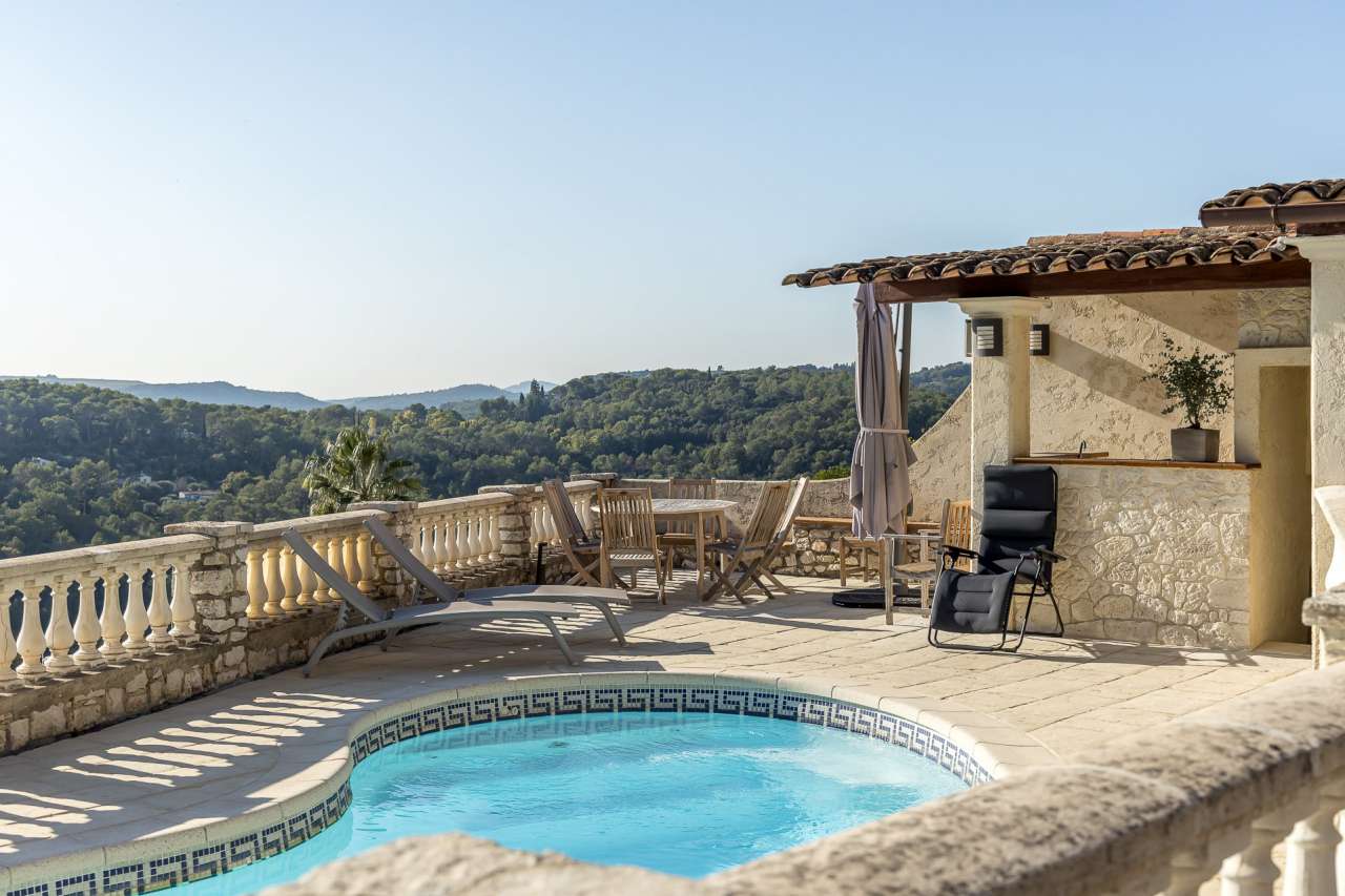 Charming 4 bedroom stone built villa, with a total spacious living area of