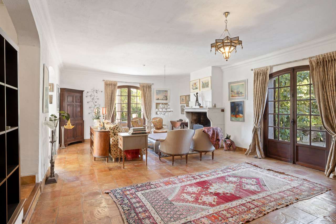 Charming 4 bedroom stone built villa, with a total spacious living area of