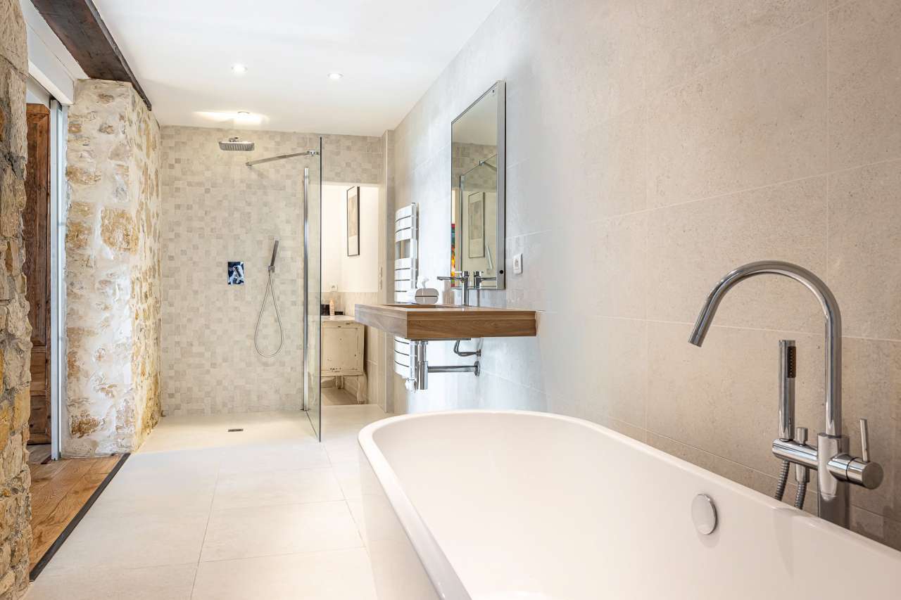 Charming 4 bedroom stone built villa, with a total spacious living area of