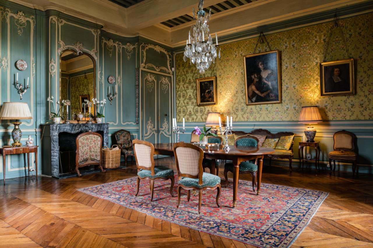 Nestling in 98 acres of marvellous landscaped gardens, woodland and orchard