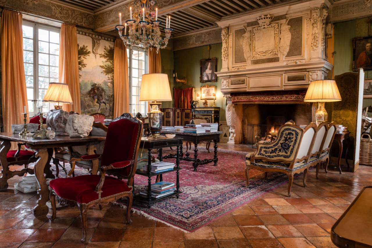 Nestling in 98 acres of marvellous landscaped gardens, woodland and orchard