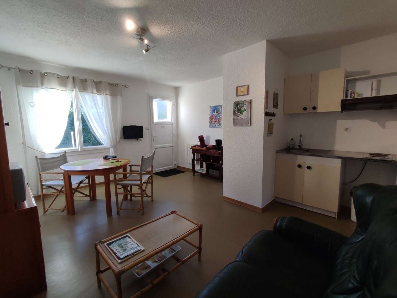 Beautifully presented and spacious property, with a large gite and 5 small