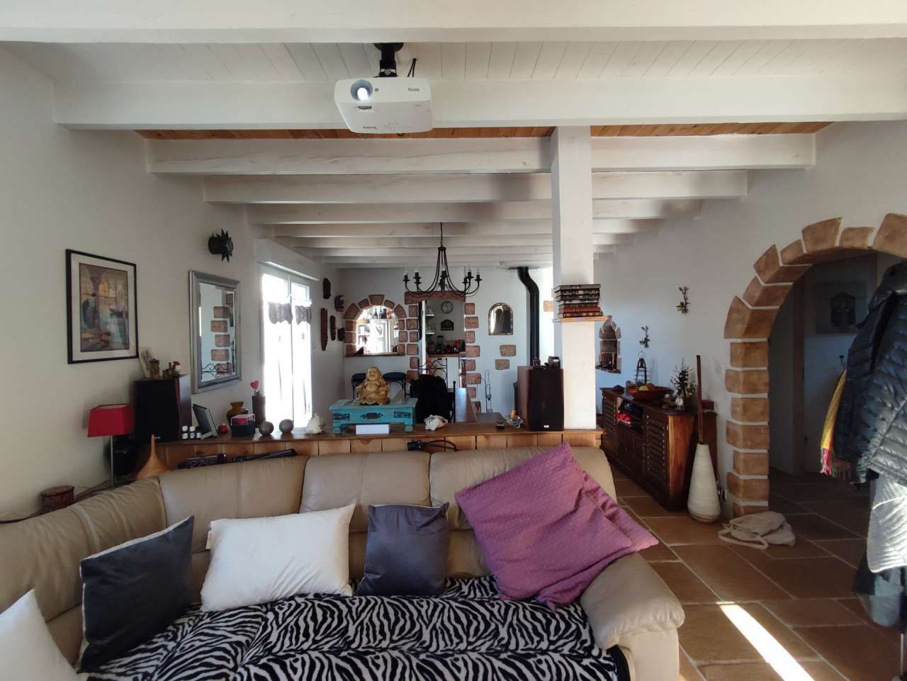 Beautifully presented and spacious property, with a large gite and 5 small