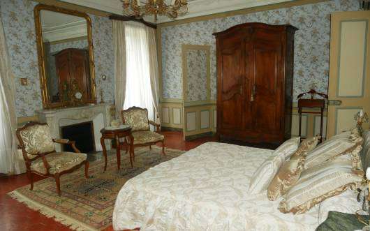 Full of character and charm and beautifully presented throughout, this magn