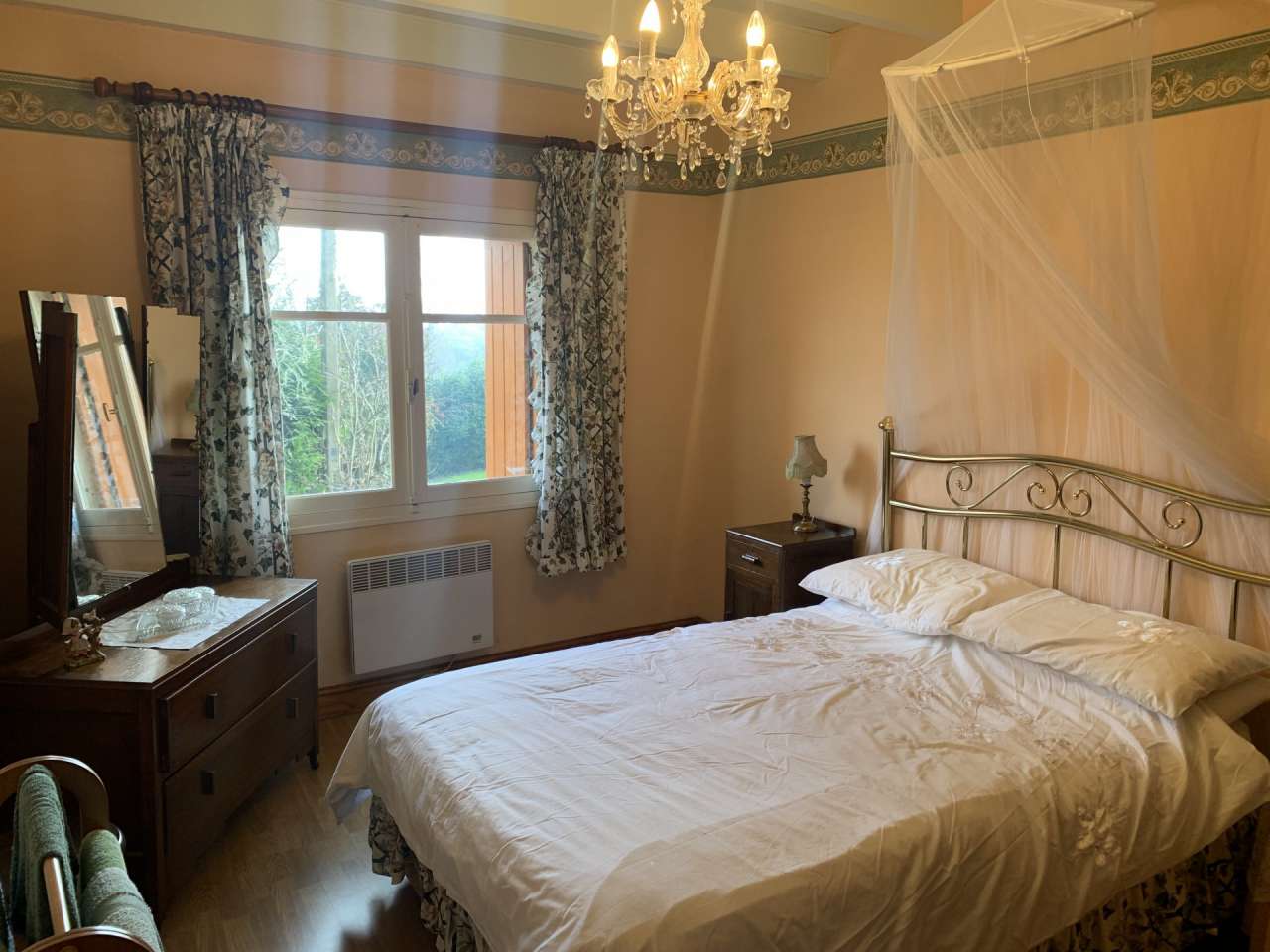 Full of character and charm and beautifully presented, this deceptively spa