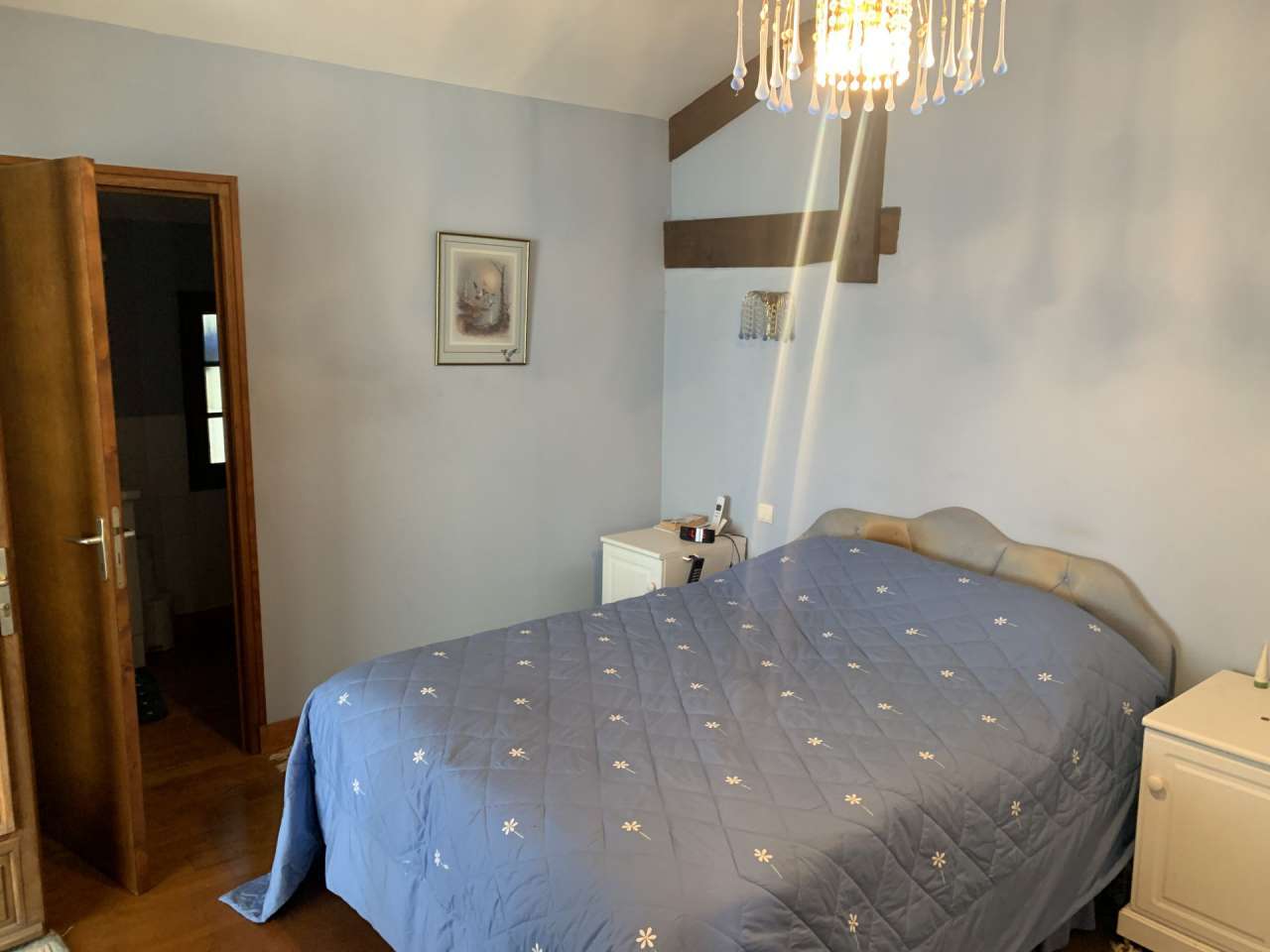 Full of character and charm and beautifully presented, this deceptively spa