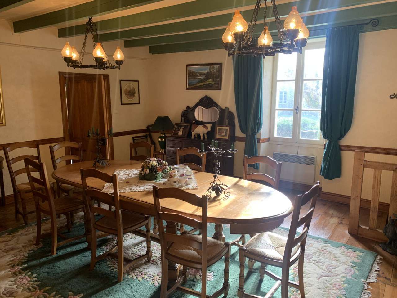 Full of character and charm and beautifully presented, this deceptively spa