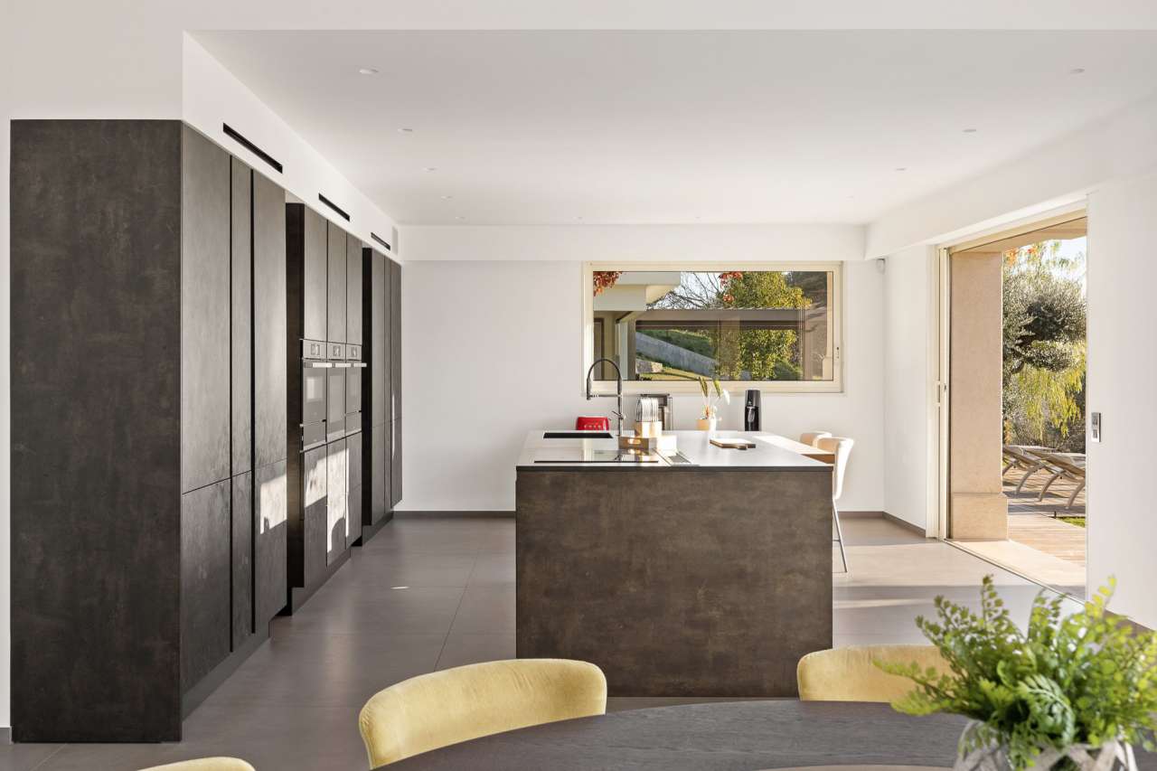 Beautifully presented throughout and with a total spacious living area of 3