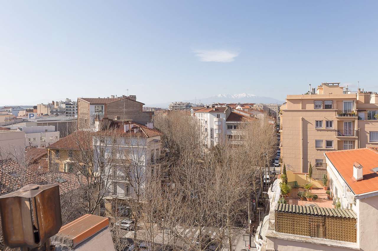 Absolutely stunning 3 bedroom duplex apartment, enjoying panoramic views fr