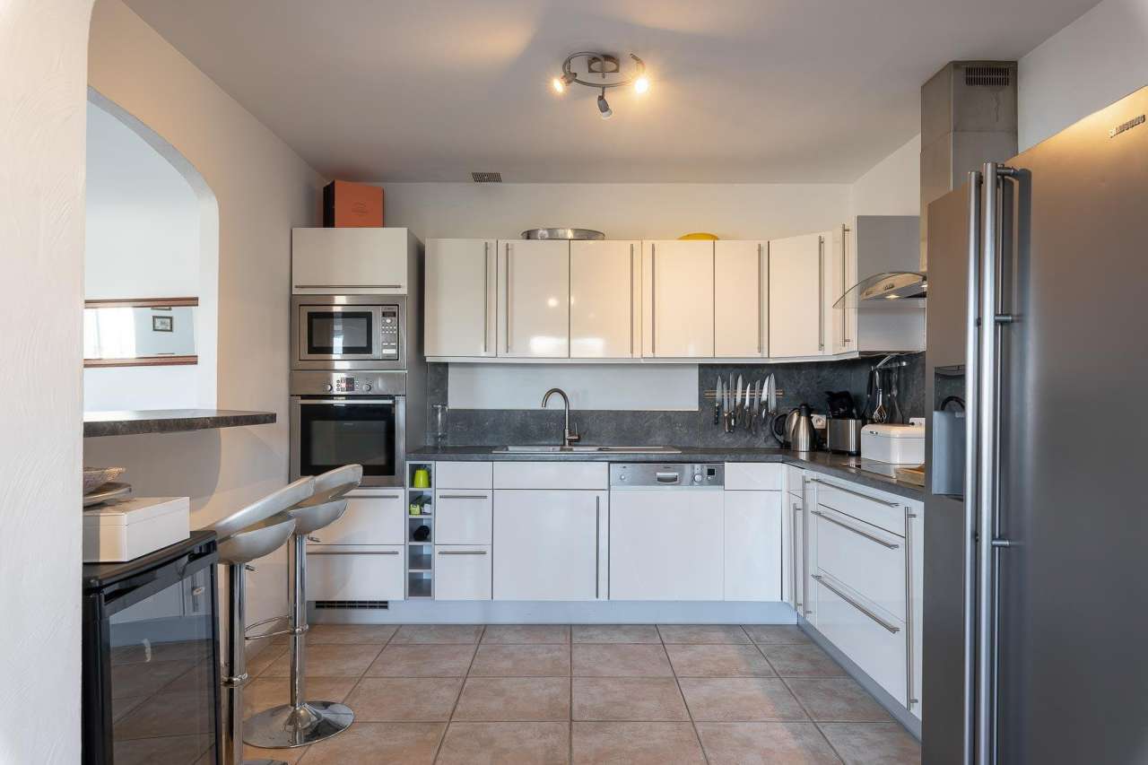 Full of character and charm, this bright and spacious 4 bedroom neo-Provenc