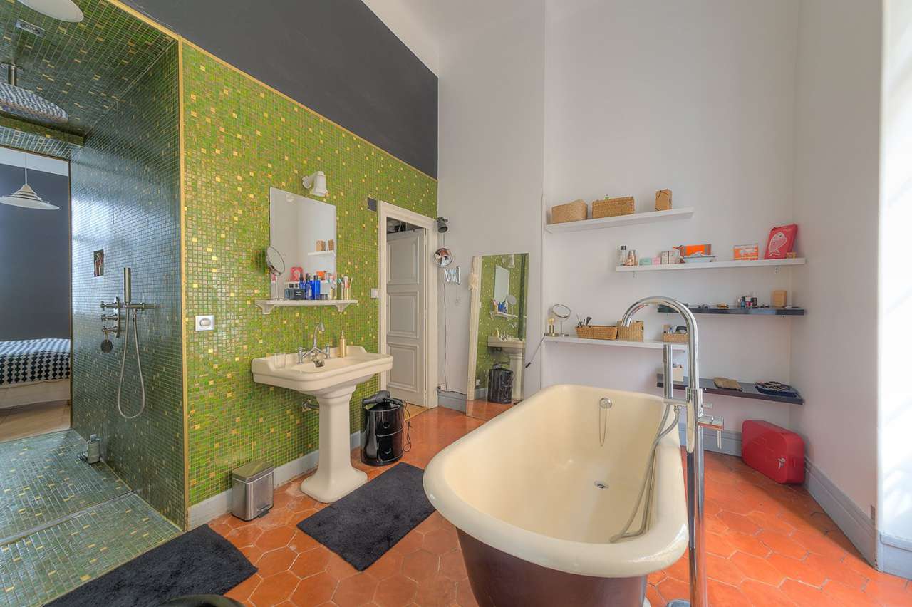 Superb and spacious duplex apartment with terrace, patio, summer kitchen an