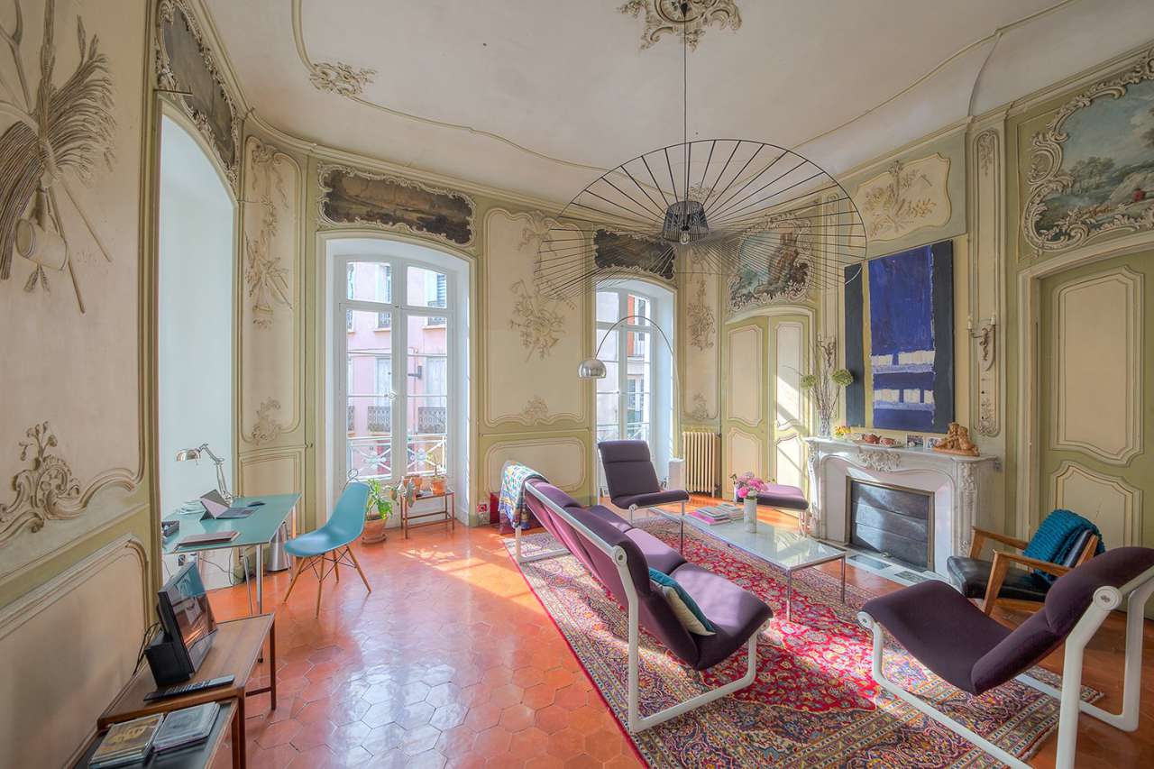 Superb and spacious duplex apartment with terrace, patio, summer kitchen an