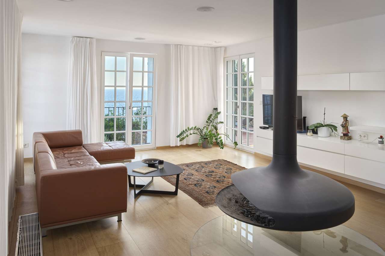 Absolutely outstanding 6 bedroom architect designed, waterfront property,ne