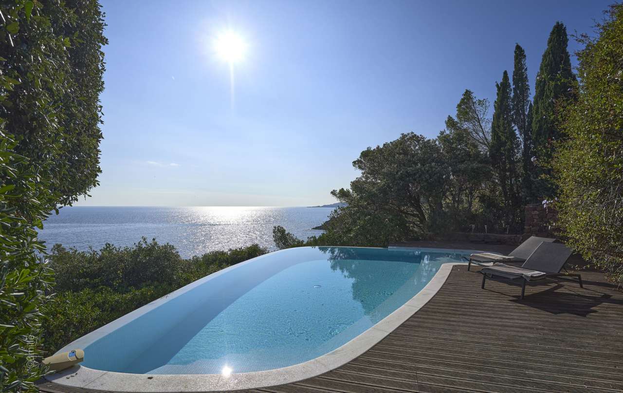 Absolutely outstanding 6 bedroom architect designed, waterfront property,ne