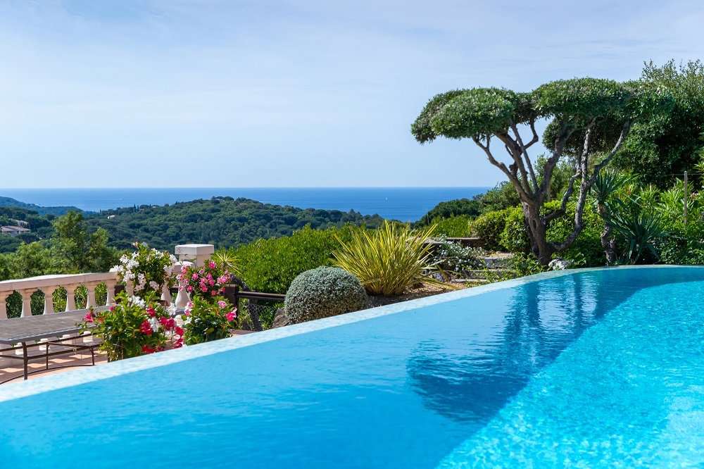 Spacious Provencal villa with sea view in La Croix Valmer, within a secure