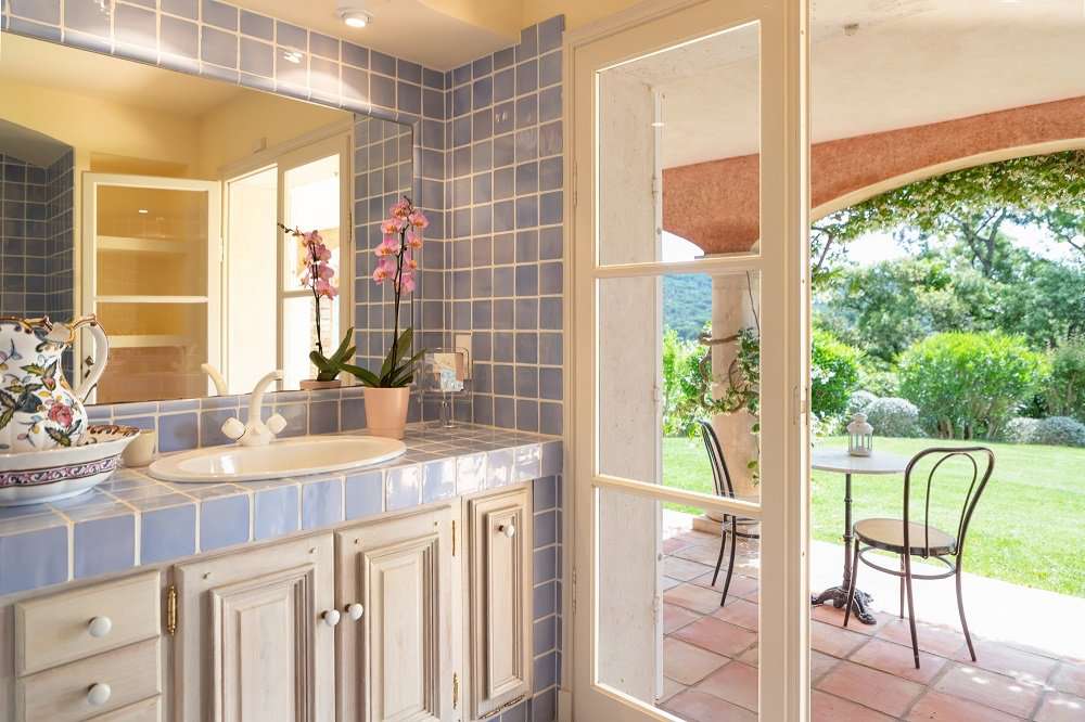 Spacious Provencal villa with sea view in La Croix Valmer, within a secure