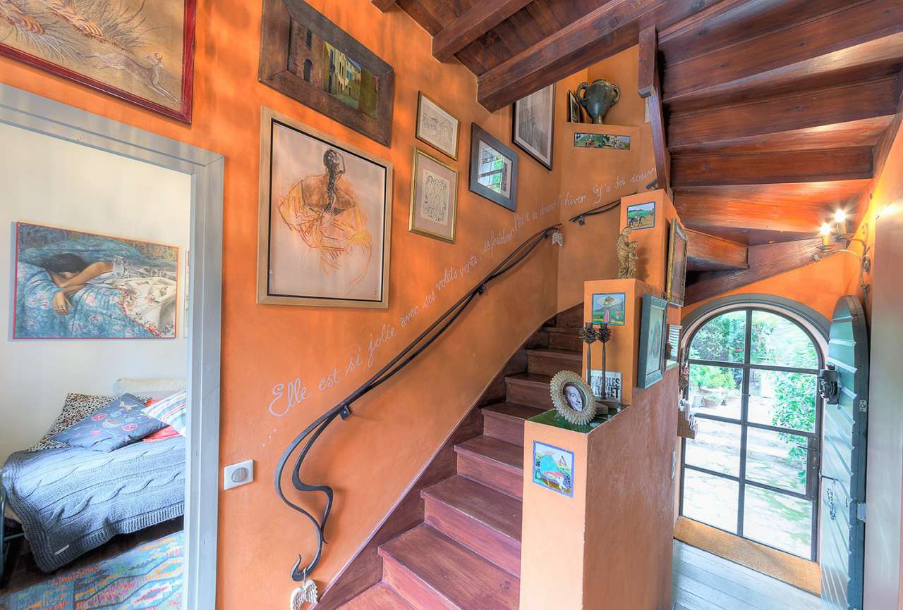 Full of charm and character is this wonderful 4 bedroom house nestling in a