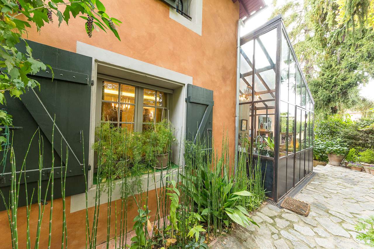 Full of charm and character is this wonderful 4 bedroom house nestling in a