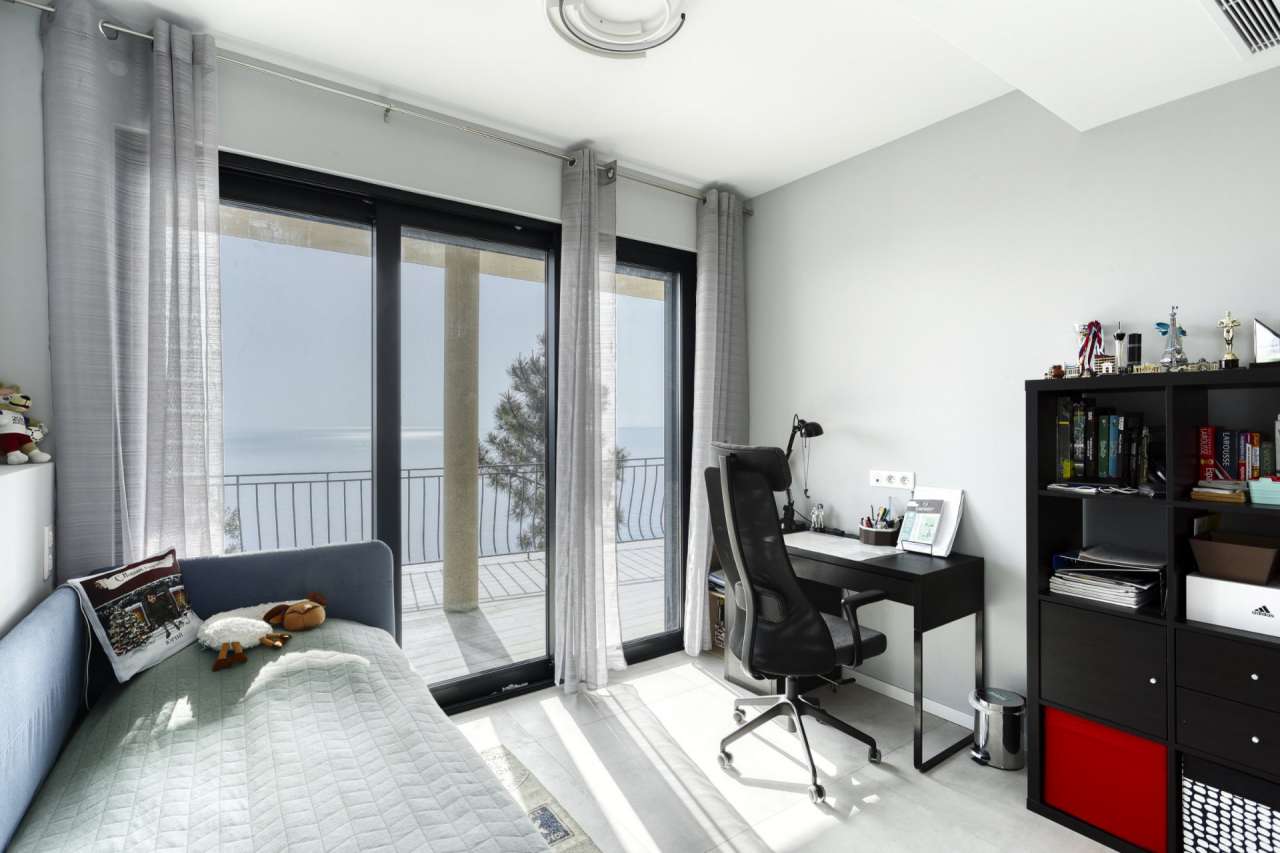 Stunning and stylish modern villa in a secure gated area on the hills of Tr