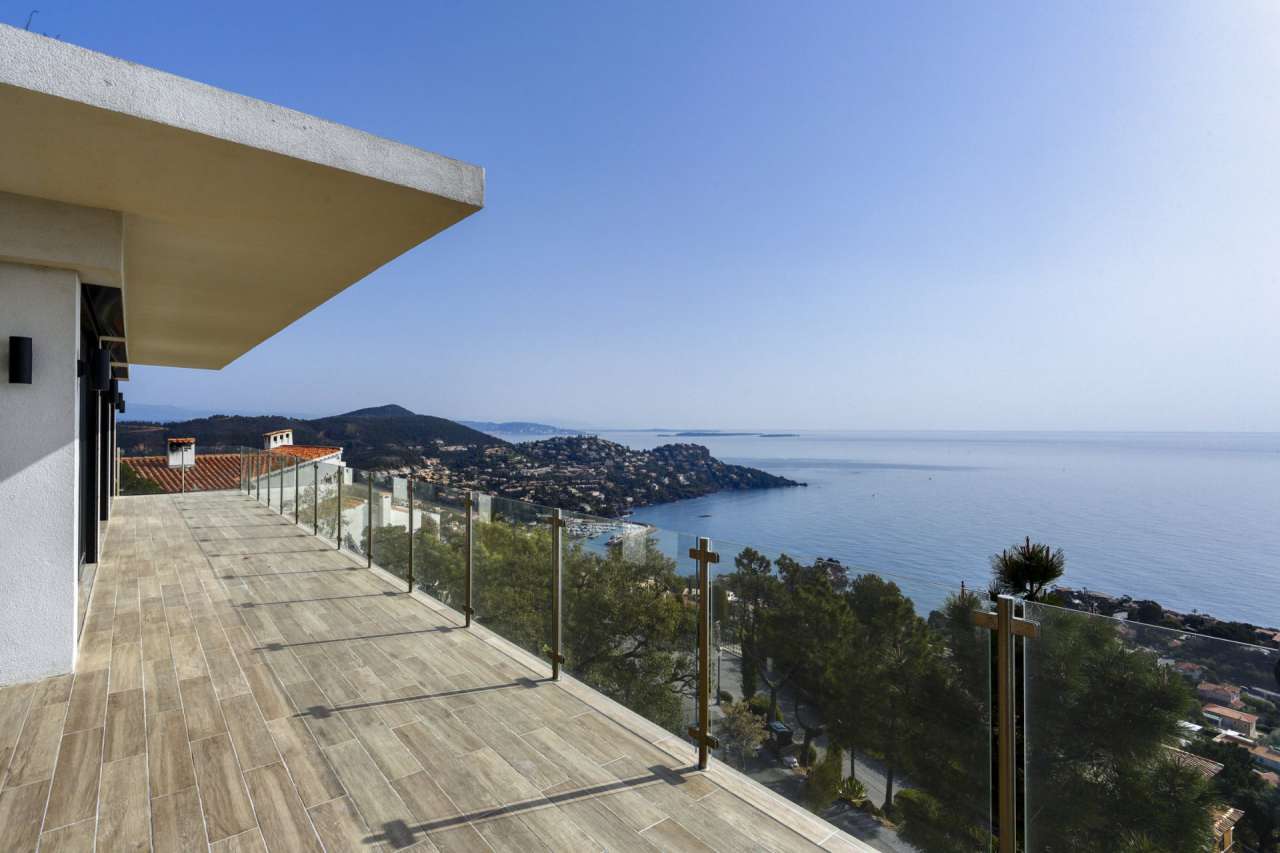 Stunning and stylish modern villa in a secure gated area on the hills of Tr