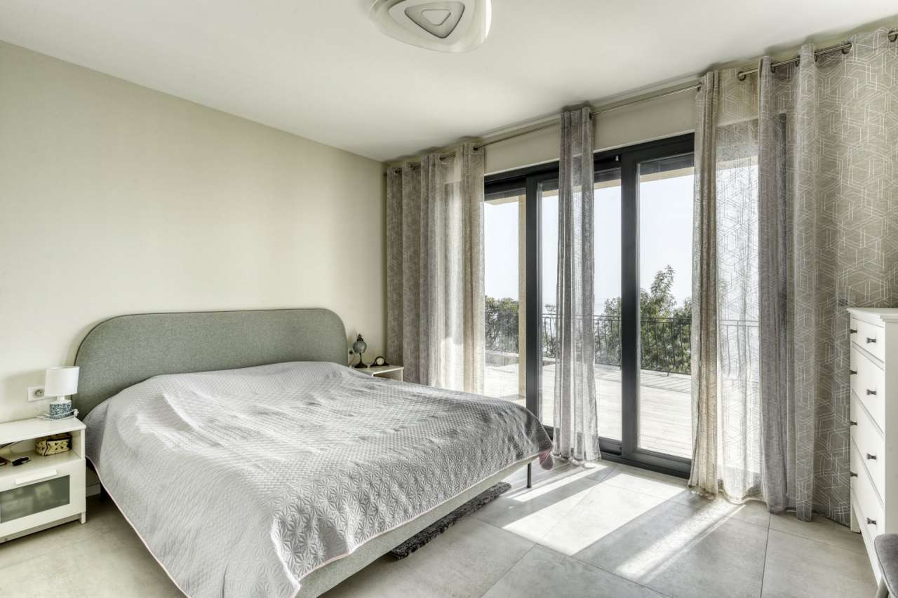 Stunning and stylish modern villa in a secure gated area on the hills of Tr