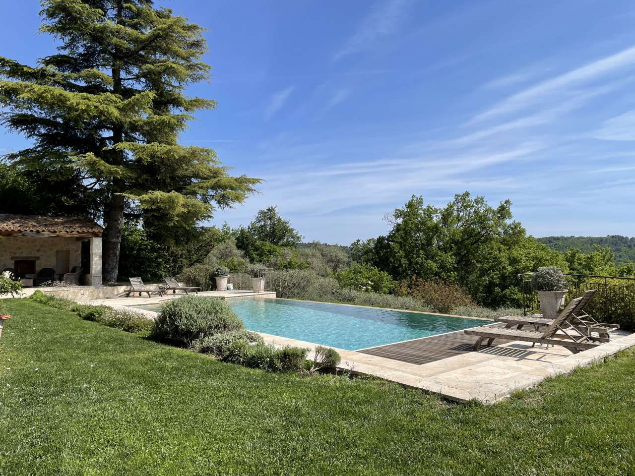 An enchanting Provencal villa with 6 bedrooms and infinity swimming pool in